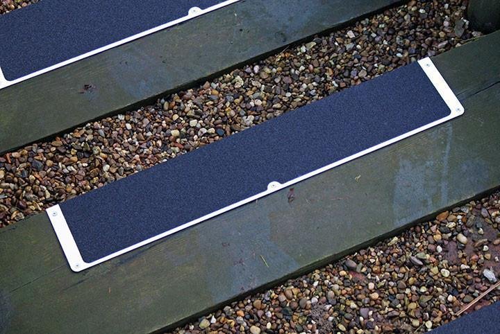 Anti-slip-Plates-on-Steps-2